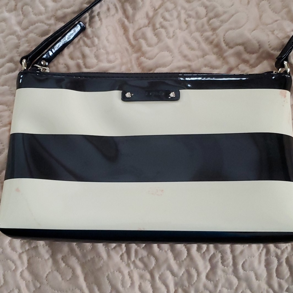Kate spade patent leather cross body.